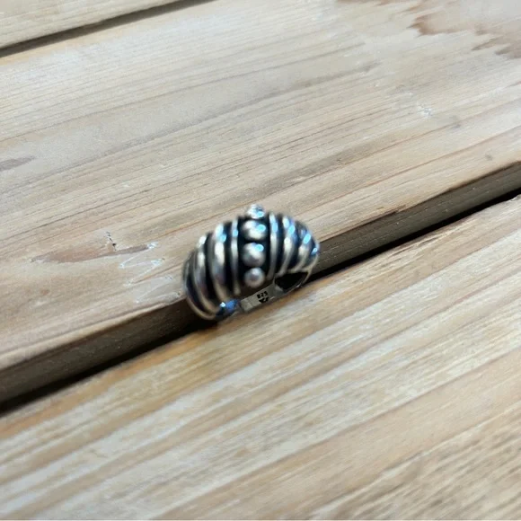 Silpada sterling silver statement ring. Size 8. - Picture 4 of 6
